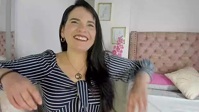 laura hotties online show from 05-28-26, 01:28