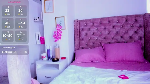 laura hotties online show from 05-11-26, 02:45