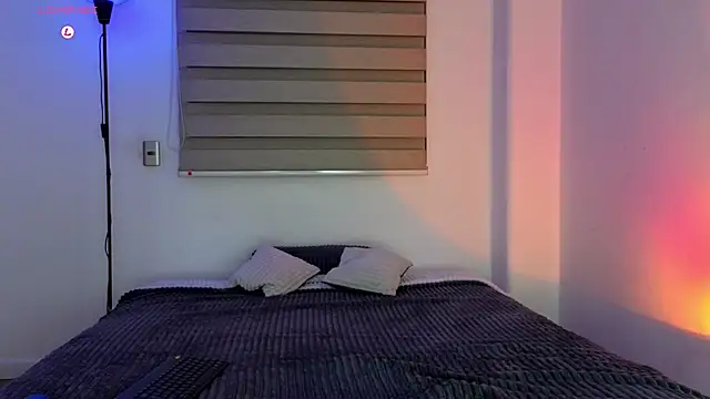 Snapshot of angel_and_deen chatting on 11-10-25, 10:59 angel and deen online show from 11-10-25, 10:59