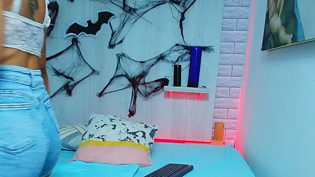 ZaraRousse online show from 10-27-25, 01:39