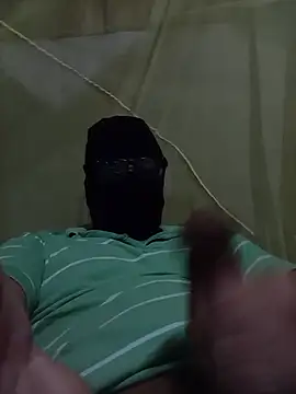 Snapshot of Danny_02 chatting on 11-17-25, 10:14 Danny 02 online show from 11-17-25, 10:14