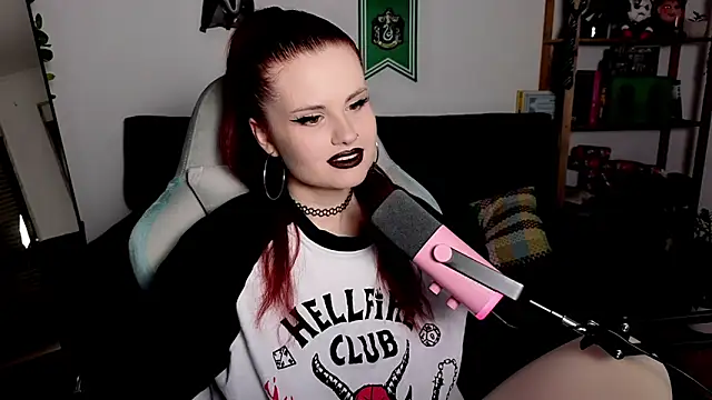 Della Ideal online show from 11-30-25, 06:09