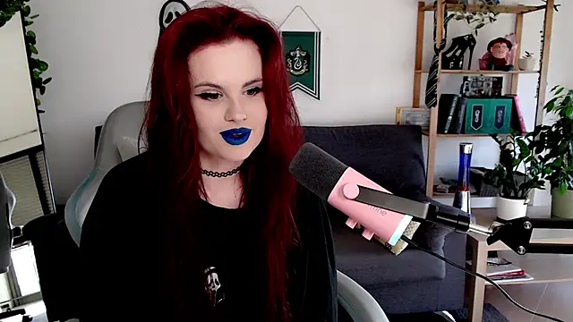 Della Ideal online show from 11-11-25, 09:04