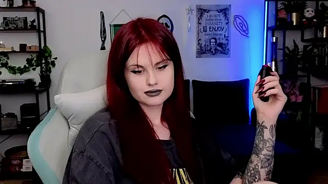 Della Ideal online show from 06-17-26, 05:12