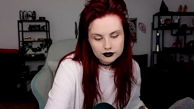 Snapshot of Della_Ideal chatting on 05-20-26, 06:05 Della Ideal online show from 05-20-26, 06:05