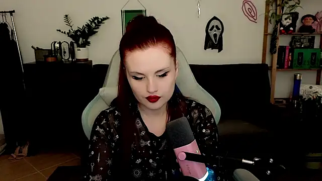 Della Ideal online show from 12-14-25, 05:07