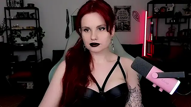Snapshot of Della_Ideal chatting on 05-31-26, 05:29 Della Ideal online show from 05-31-26, 05:29