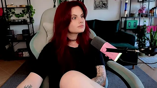 Snapshot of Della_Ideal chatting on 05-19-26, 06:15 Della Ideal online show from 05-19-26, 06:15