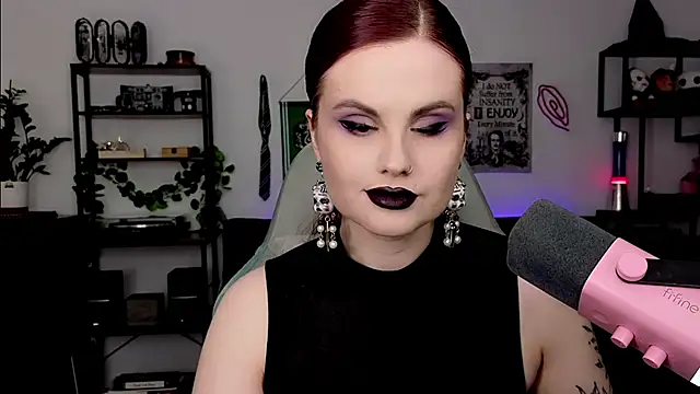 Della Ideal online show from 03-22-26, 06:31