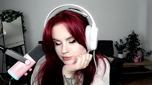 Della Ideal online show from 09-08-25, 06:07