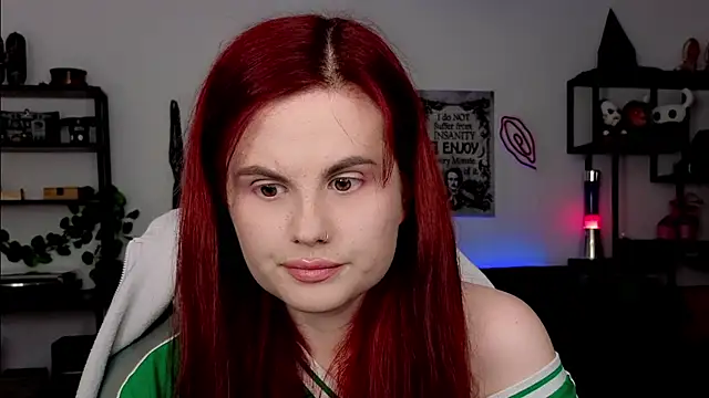 Della Ideal online show from 03-25-26, 07:02