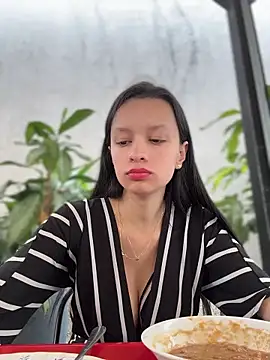 Soy Sara7 online show from 04-30-26, 06:04