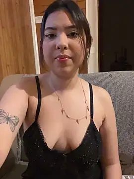 KiaraCut online show from 04-07-26, 10:11