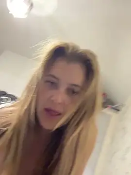 Busty-smiley-miley online show from 10-02-25, 09:29