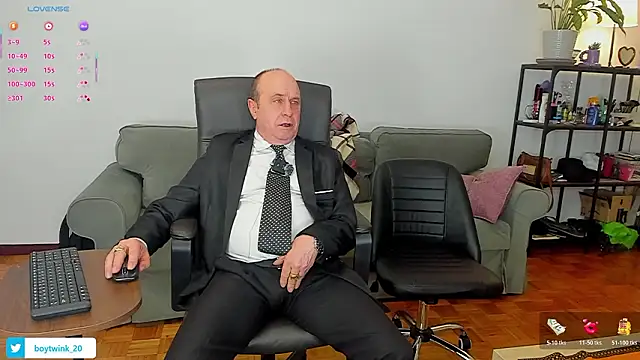 Snapshot of masterboy50 chatting on 03-06-26, 08:04 masterboy50 online show from 03-06-26, 08:04