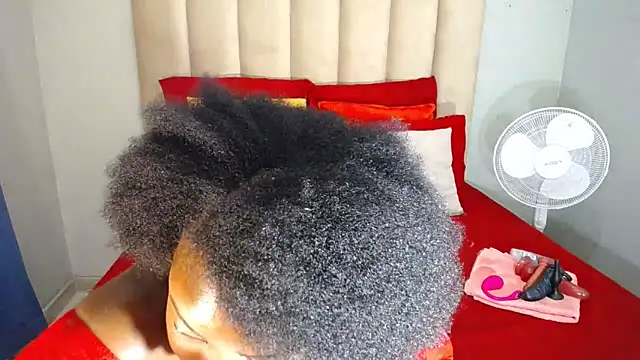 SEXYASSTINAXXX online show from 02-21-26, 07:43