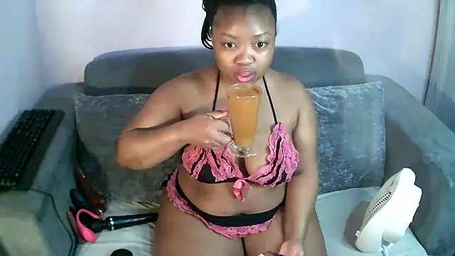 SEXYASSTINAXXX online show from 07-25-26, 05:26