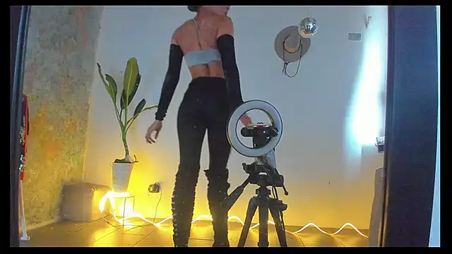 SoleiAndKairo online show from 04-07-26, 08:21