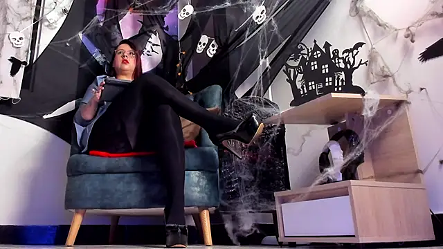 martina soto online show from 10-25-25, 03:28