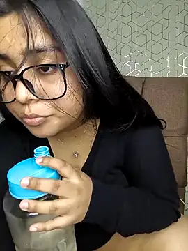 virginbrunette99 online show from 11-06-25, 06:06