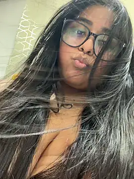 Snapshot of virginbrunette99 chatting on 07-17-26, 06:32 virginbrunette99 online show from 07-17-26, 06:32