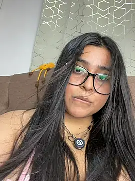 Snapshot of virginbrunette99 chatting on 07-02-26, 05:57 virginbrunette99 online show from 07-02-26, 05:57