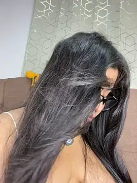 virginbrunette99 online show from 05-13-26, 05:36