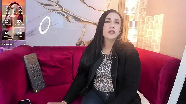 Bella williamss  online show from 11-06-25, 07:51