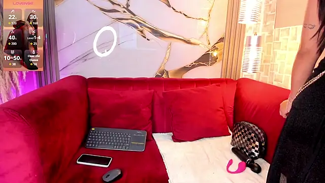 Bella williamss  online show from 10-31-25, 06:59