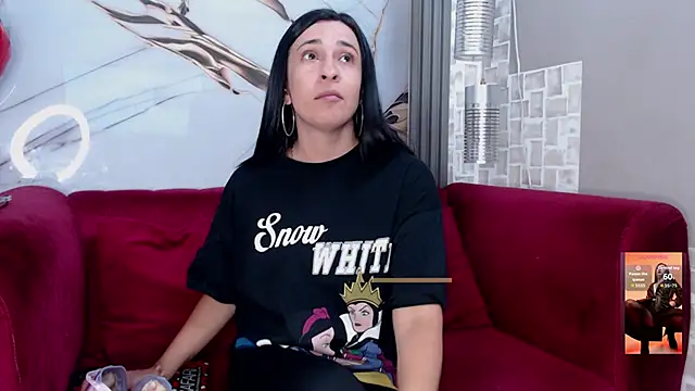 Bella williamss  online show from 04-30-26, 03:19