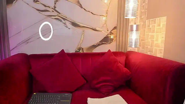 Bella williamss  online show from 11-10-25, 07:41