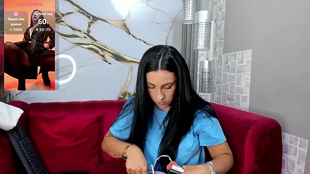 Bella williamss  online show from 04-06-26, 07:48