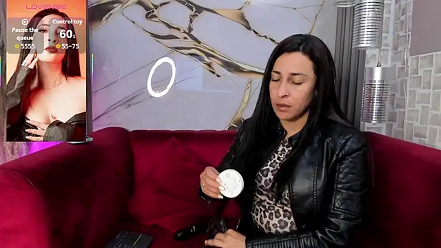 Bella williamss  online show from 10-27-25, 08:10