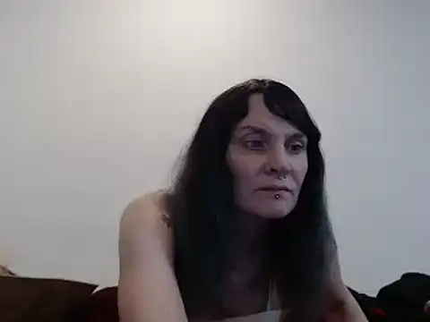 Hotmodel1984 online show from 12-18-25, 04:28