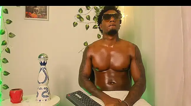 LOGAN DRAKE online show from 03-07-25, 06:46