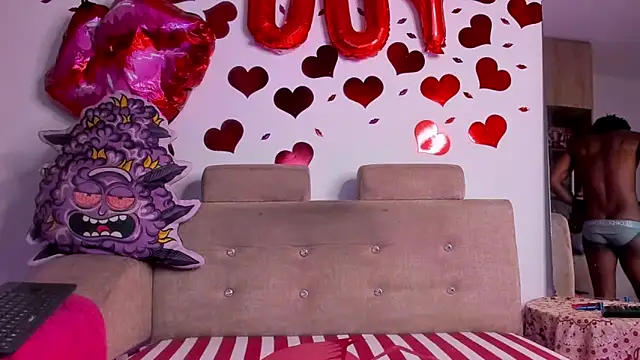 Snapshot of LOGAN_DRAKE chatting on 02-28-26, 04:56 LOGAN DRAKE online show from 02-28-26, 04:56