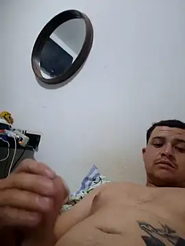 comcoroas online show from 12-19-25, 03:21