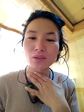 Snapshot of Dewbunn chatting on 03-19-25, 06:14 Dewbunn online show from 03-19-25, 06:14