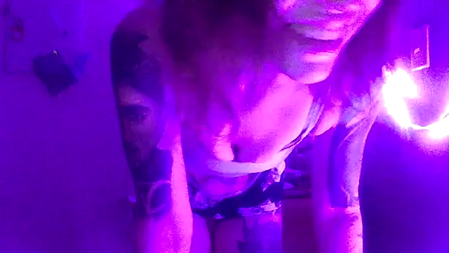 Snapshot of hissexdoll chatting on 09-17-25, 04:36 hissexdoll online show from 09-17-25, 04:36