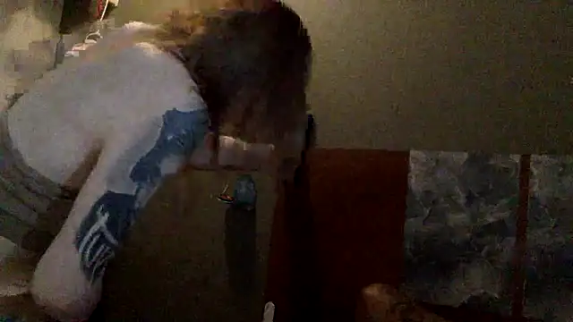 Snapshot of hissexdoll chatting on 10-11-25, 01:34 hissexdoll online show from 10-11-25, 01:34