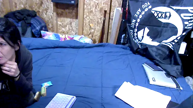 SillyRabbitz online show from 11-06-25, 03:10