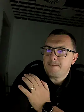 Snapshot of Mike8523 chatting on 10-25-25, 04:22 Mike8523 online show from 10-25-25, 04:22