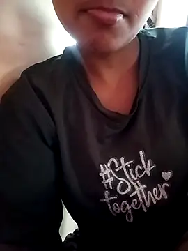 Snapshot of heena-3678 chatting on 03-08-26, 12:30 heena-3678 online show from 03-08-26, 12:30