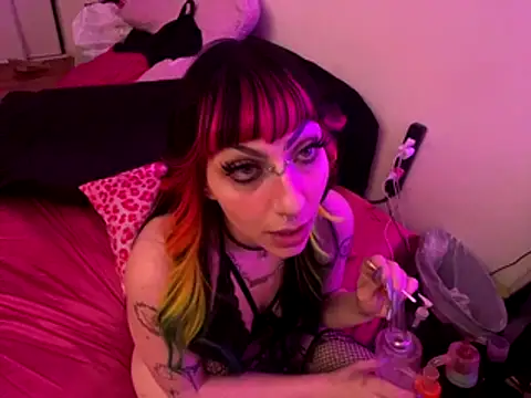 ChrryFoxx online show from 11-18-25, 10:51