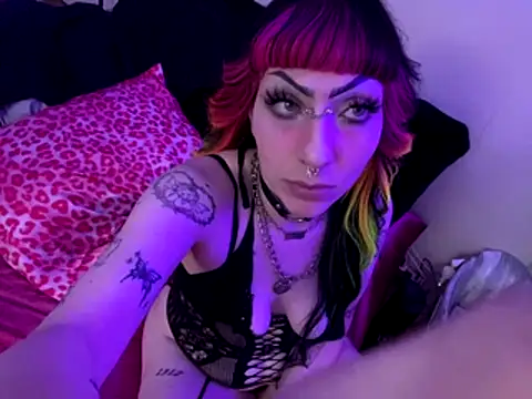 ChrryFoxx online show from 11-04-25, 10:19