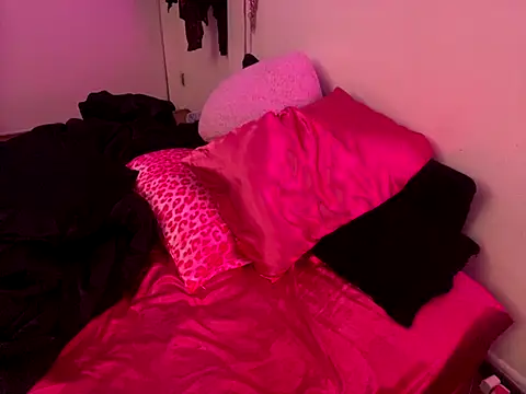 ChrryFoxx online show from 09-26-25, 08:21