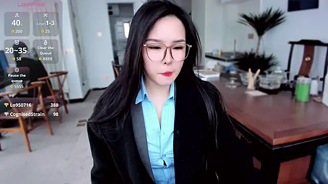 Snapshot of xixiya888 chatting on 10-27-25, 01:50 xixiya888 online show from 10-27-25, 01:50