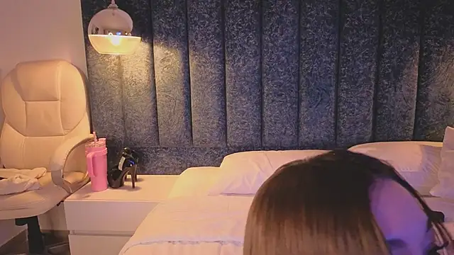 Ariannaa Suarez1 online show from 10-16-25, 08:06