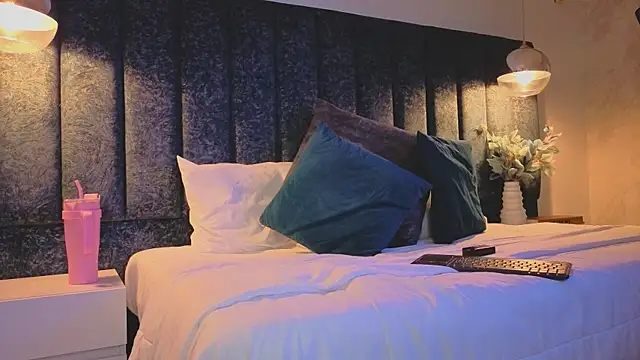 Ariannaa Suarez1 online show from 09-24-25, 08:04