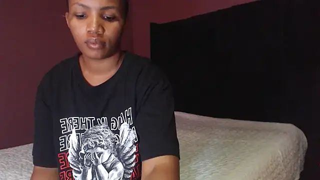 Snapshot of xMiAmor chatting on 02-19-26, 08:00 xMiAmor online show from 02-19-26, 08:00